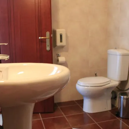 ゲストハウス Xaris 3*